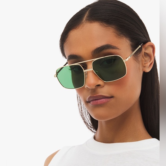 We Wore What Cafe Sunglasses.Green with Gold Metal Frame.Square. Comes with Case - Picture 3 of 4